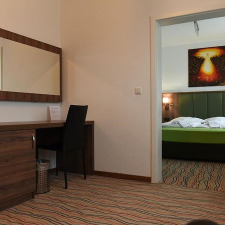 Hotel Olive Inn อาชาฟเฟนบวร์ก ภายนอก รูปภาพ
